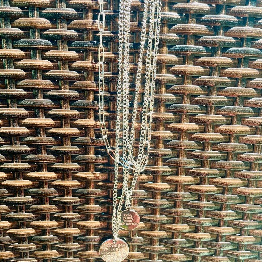 💕 Engraved Message & Cameo Charm Layered Link Chain Necklace in Silvertone - Picture 6 of 7